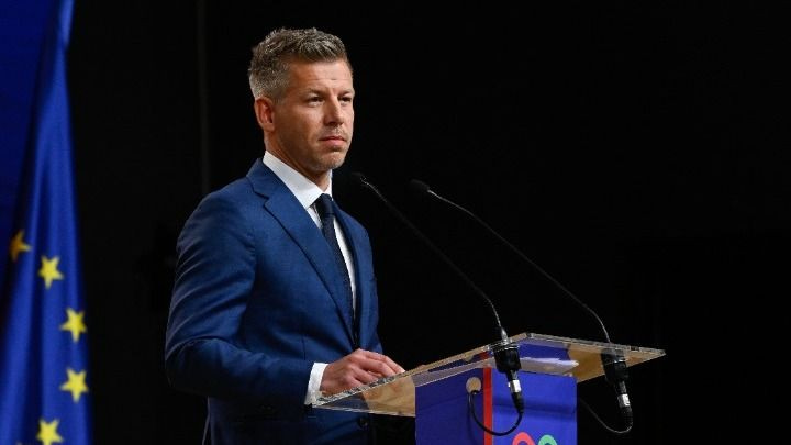 Ο Πίτερ Μαγιάρ ανακοίνωσε ότι ζήτησε από τον πρόεδρο της χώρας να παραιτηθεί, σε αντίθετη περίπτωση θα απομακρυνθεί