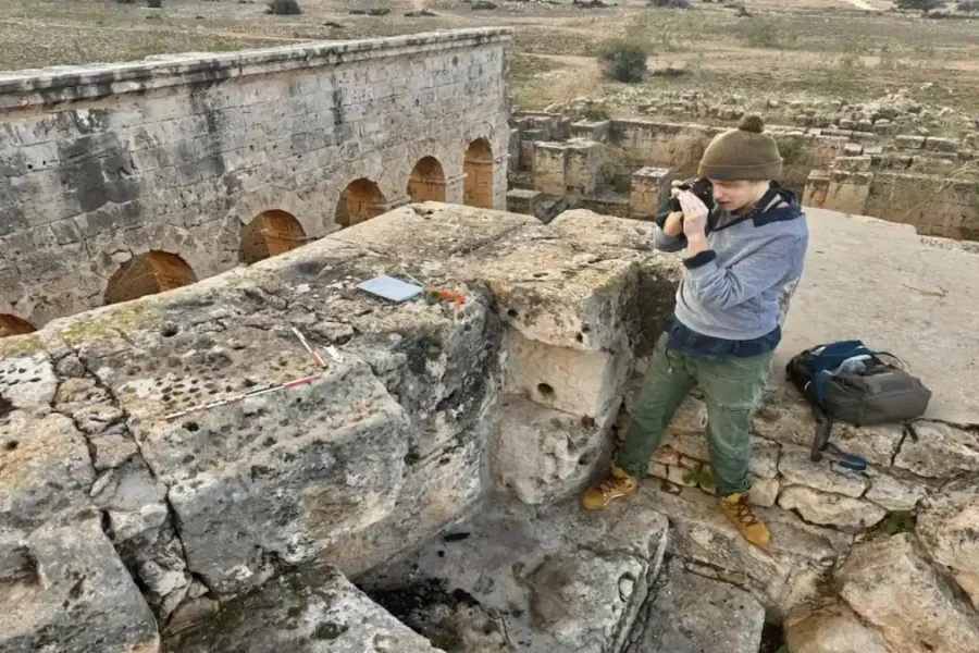 Ανακαλύφθηκαν πάνω από 100 επιτραπέζια σε αρχαία ελληνική πόλη