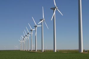 Η Ελλάδα στην πρώτη δεκάδα των ΑΠΕ παγκοσμίως, σύμφωνα με έκθεση