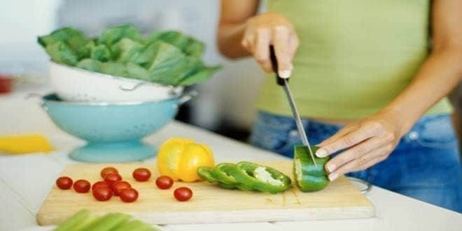 Πατήσατε τα 50; Τι να τρώτε για να προστατεύσετε το μυαλό σας από άνοια