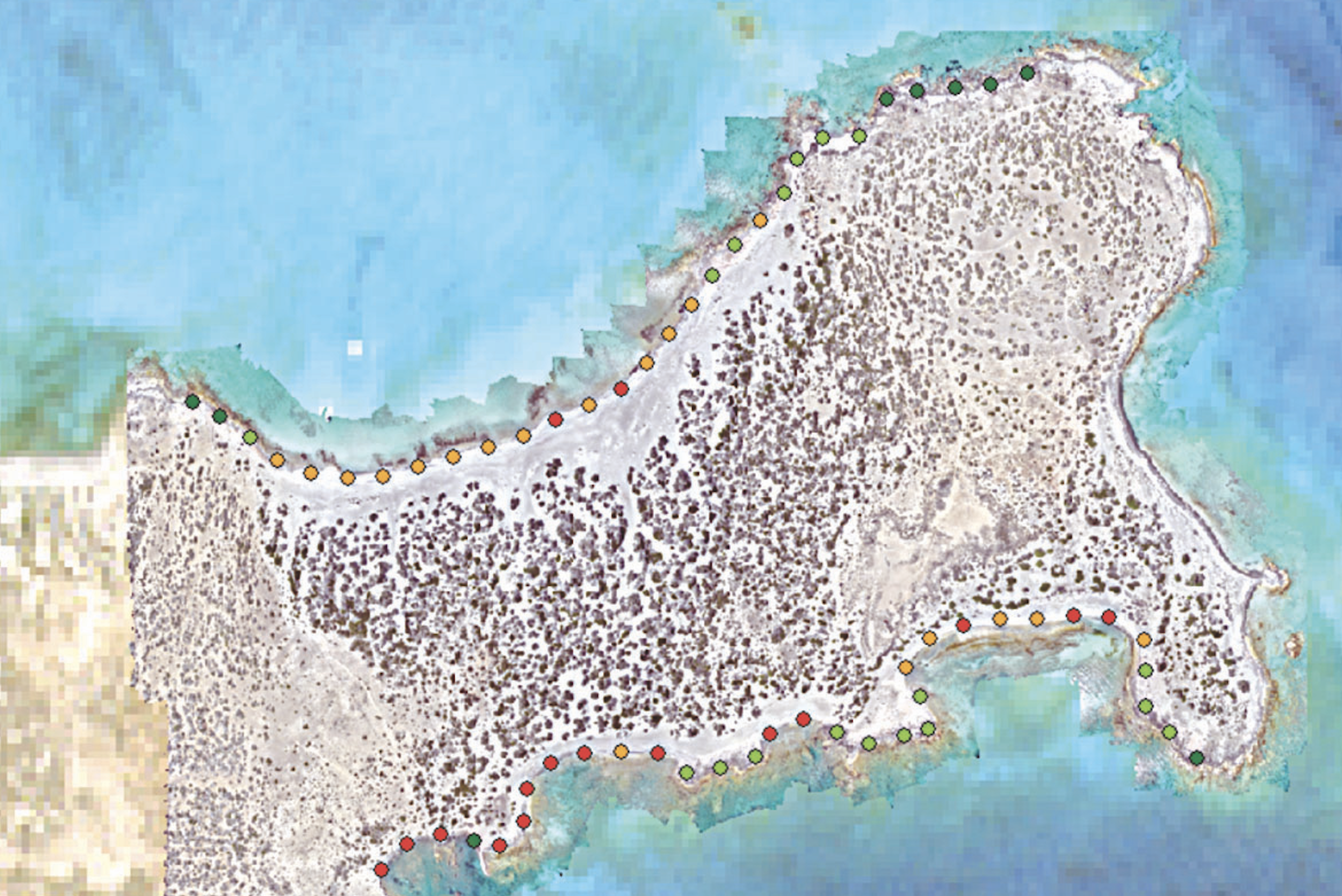 “Τρώει” η θάλασσα τον Κουρεμένο και τη νήσο Χρυσή – Σοβαρή διάβρωση σε δημοφιλείς παραλίες της Κρήτης