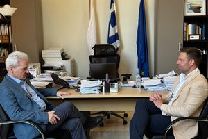Κρητικό τετ-α-τετ: Τι συζήτησαν Καλοκαιρινός και Κασσελάκης στο Ηράκλειο