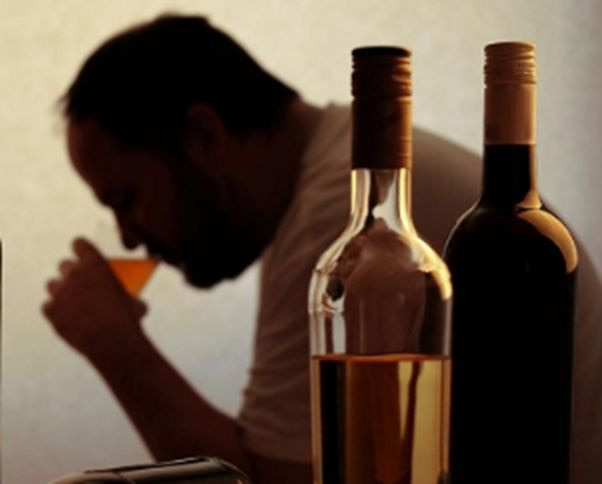 Σύλληψη παππού, πατριού και ιδιοκτήτριας καταστήματος επειδή επέτρεψαν την κατανάλωση αλκοόλ σε 14χρονο