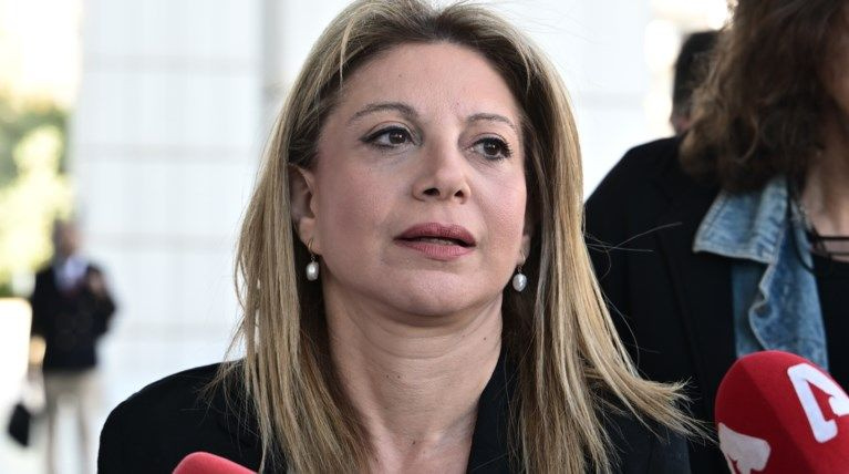 Προσκλητήριο από την Καρυστιανού για την ανακοίνωση του κόμματός της: “Δίπλα μας θα βρεθούν άνθρωποι φυτευτοί”