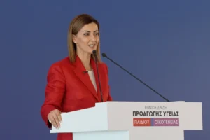 Αγαπηδάκη: «Παγιδευμένοι» στην οθόνη 3 στους 4 νέους κάνουν doomscrolling