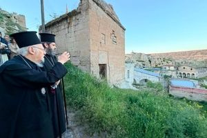 Τουρκία: Συλλείτουργο Οικουμενικού Πατριάρχη και Αρχιεπισκόπου Αλβανίας στην Καππαδοκία – Μηνύματα πίστης και ιστορικής μνήμης