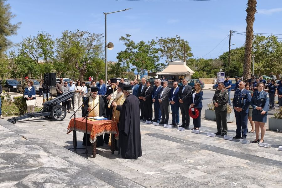 (ΦΩΤΟ) Το Ηράκλειο τίμησε την 85η επέτειο της Μάχης της Κρήτης