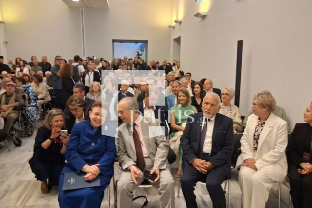 (ΦΩΤΟ& ΒΙΝΤΕΟ)Στα εγκαίνια της νέας περιοδικής έκθεσης με τίτλο «Γραφή από Φως – Συλλογή Κρασάκη» η Λίνα Μενδώνη