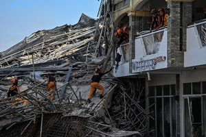 Κατάρρευση υπό κατασκευή κτιρίου στις Φιλιππίνες: Ένας νεκρός, πάνω από 20 οι αγνοούμενοι
