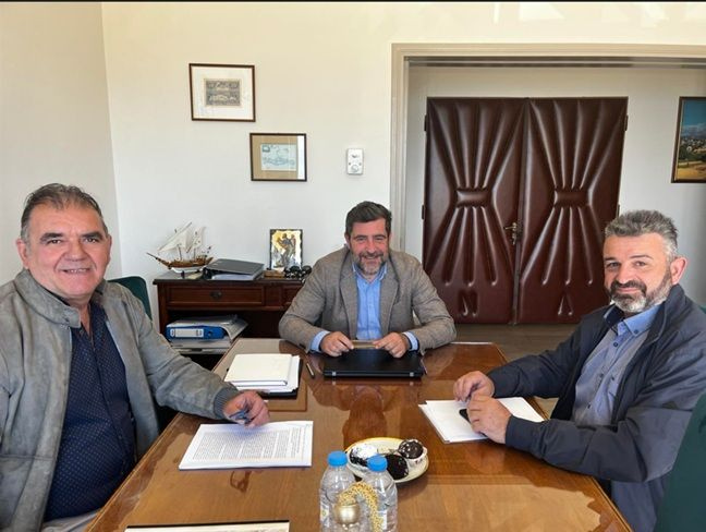 Συνάντηση για την ενημέρωση της αναπτυξιακής πορείας του έργου φράγματος Καθαρού Κριτσάς, στην Αντιπεριφέρεια Λασιθίου