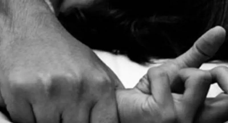 Επεισοδιακή σύλληψη 28χρονου κατόπιν καταγγελίας για βιασμό από την 21 ετών σύζυγο του