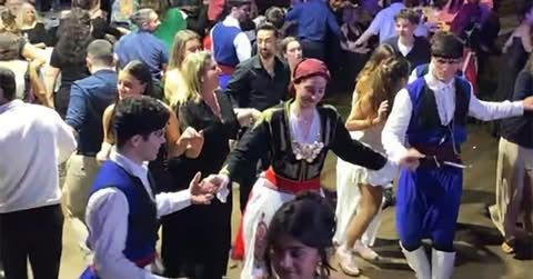 Χαμός στο Κουίνσλαντ! Ο Μανώλης Κονταρός σήκωσε στο πόδι την Κρητική ομογένεια!