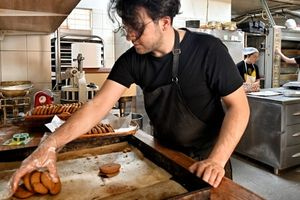 Επέκταση Συλλογικών Συμβάσεων Εργασίας για πάνω από 400.000 εργαζόμενους σε επισιτισμό και ζαχαρώδη προϊόντα