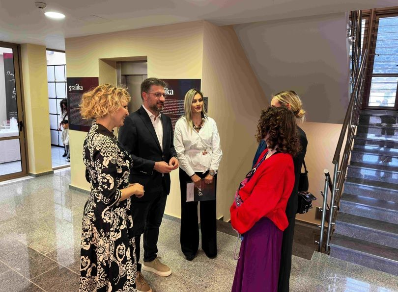 Με επιτυχία τα εγκαίνια της έκθεσης GRAFIKA στη Δημοτική Πινακοθήκη Μαλεβιζίου