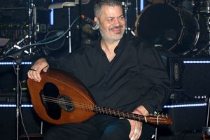 Στο Ντάργουιν για το πρώτο μεγάλο Κρητικό γλέντι ο Μανώλης Κονταρός