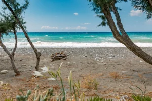 Μπαίνει στις …ράγες η αποκατάσταση του παραλιακού μετώπου από το Καστρί μέχρι τον Κερατόκαμπο