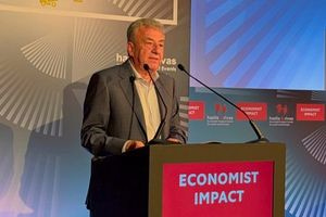 Αρναουτάκης από το συνέδριο του Economist: «Η Κρήτη στο επίκεντρο της Μεσογείου. Χτίζουμε την Περιφέρεια του 2030 με πράσινο, ψηφιακό και κοινωνικό πρόσημο»