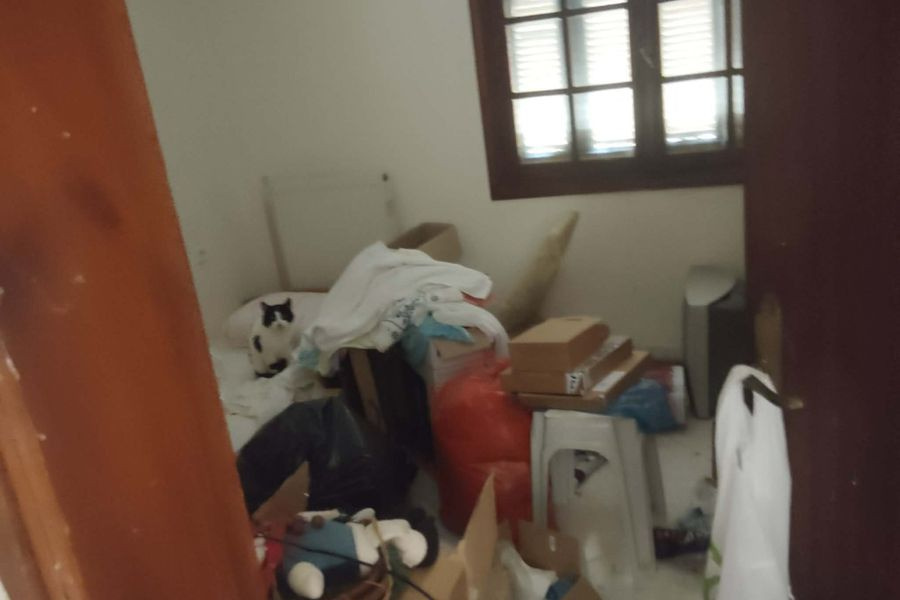 (ΦΩΤΟ)Χωματερή… αντί για σπίτι! Και τι δεν βρήκαν στον Καλαθά!