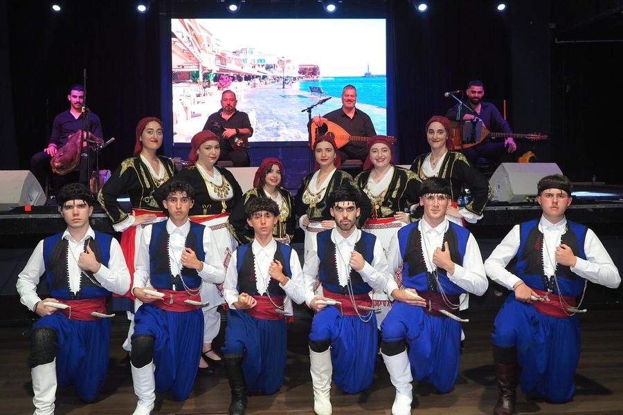 Το φωτογραφικό άλμπουμ από τη μεγάλη βραδιά με τον Μανώλη Κονταρό στο Κουίνσλαντ