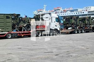 Μυστήριο στο λιμάνι της Σούδας με 3 νταλίκες στρατιωτικού υλικού
