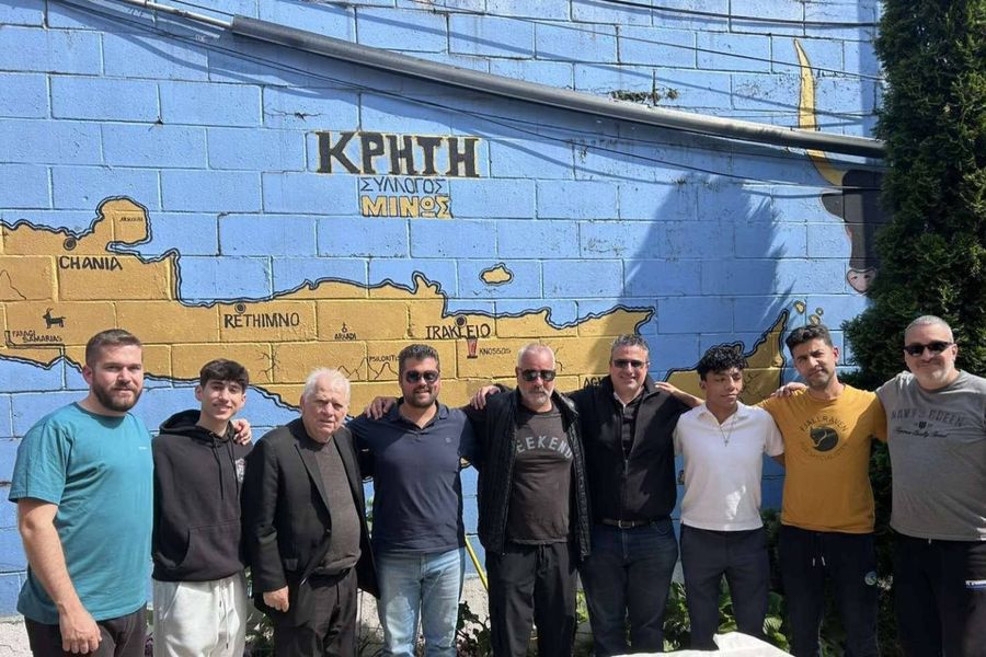 Το ευχαριστώ του Κρητικού καλλιτέχνη Πέτρου Μαρούλη για την Κρητική νεολαία “Ιδομενέας” στη Νέα Υόρκη