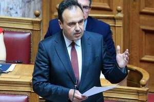 Βουλή: Υπερψηφίστηκε το νομοσχέδιο για τη διασυνοριακή ανταλλαγή δικαιολογητικών