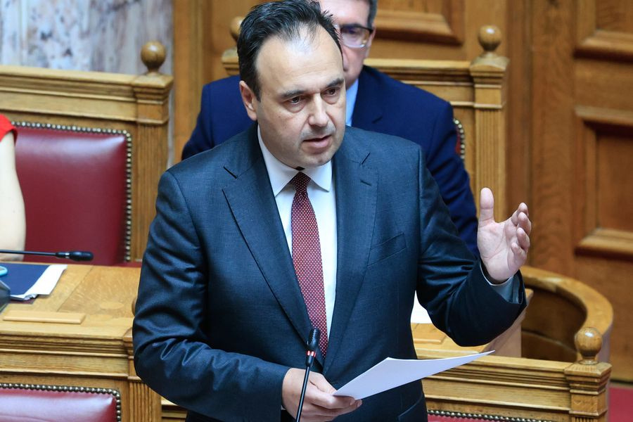 Βουλή: Υπερψηφίστηκε το νομοσχέδιο για τη διασυνοριακή ανταλλαγή δικαιολογητικών