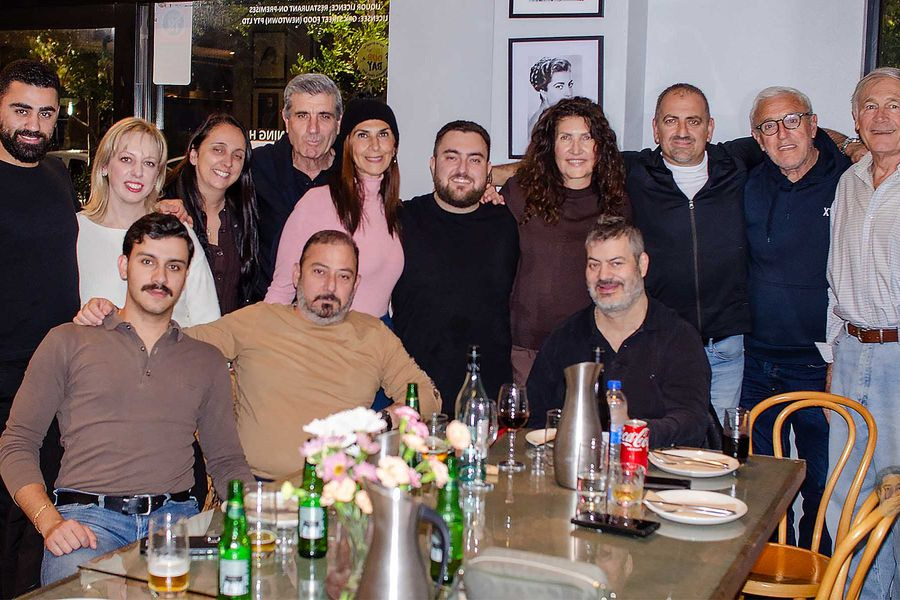 Αρχισαν τα… όργανα! Έφτασε στο Σίδνεϊ ο Μανώλης Κονταρός! Βόλτες και γλέντια πριν τη μεγάλη εκδήλωση