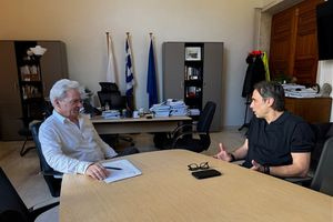 Συνάντηση του Δημάρχου Ηρακλείου Αλέξη Καλοκαιρινού με τον Αντιπρόεδρο της ΠΑΕ ΟΦΗ Ηλία Πουρσανίδη