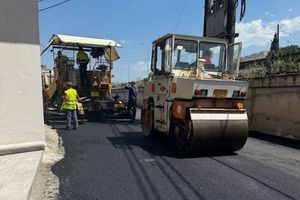 Εργασίες ασφαλτόστρωσης στη συμβολή των οδών Γιαμαλάκη και 1878 από το Δήμο Ηρακλείου