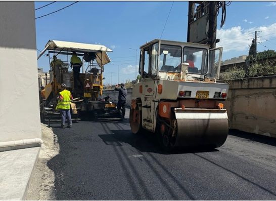Εργασίες ασφαλτόστρωσης στη συμβολή των οδών Γιαμαλάκη και 1878 από το Δήμο Ηρακλείου