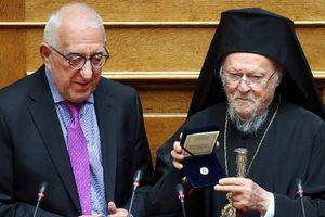 «Υπάρχει ανάγκη για συναίνεση γύρω από κοινές θεμελιώδεις αξίες, που θα επιτρέπει τη συμβίωση παρά τις διαφορές»