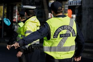 Κέρκυρα: Μπετονιέρα συγκρούστηκε με λεωφορείο