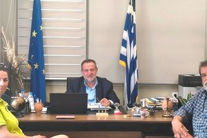 Συνάντηση Δημάρχου Μινώα Πεδιάδας με το Δίκτυο Οινοποιών Κρήτης για την ενίσχυση της παρουσίας του κρητικού κρασιού στις πολιτιστικές εκδηλώσεις