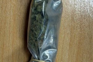 «Εκτός Υπηρεσίας» πριν καν ξεκινήσουν: Δόκιμοι Δημοτικοί Αστυνομικοί με κάνναβη στις τσέπες