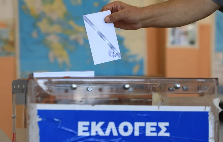 Δημοσκόπηση Pulse: Στις 15 μονάδες η διαφορά ΝΔ με ΠΑΣΟΚ – Τραβάει περισσότερο Τσίπρας ή Καρυστιανού;