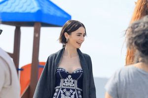 Emily in Paris: Ενθουσιασμένη με τη Μύκονο η Λίλι Κόλινς – Οι νέες φωτογραφίες που ανήρτησε