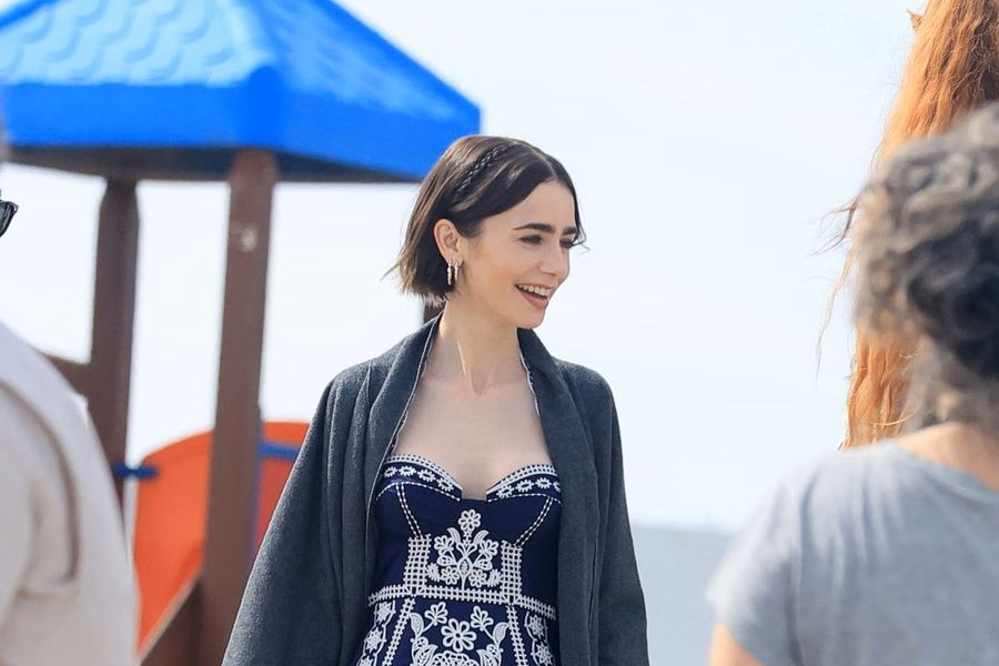 Emily in Paris: Ενθουσιασμένη με τη Μύκονο η Λίλι Κόλινς – Οι νέες φωτογραφίες που ανήρτησε