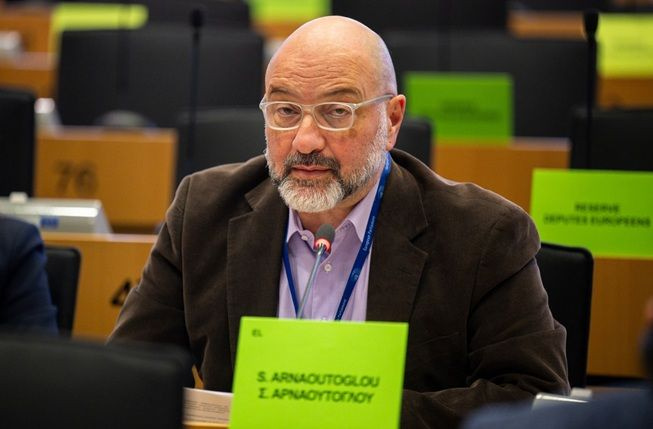 Ο Σάκης Αρναούτογλου φέρνει στην Κομισιόν το “κύμα” μικρών υδροηλεκτρικών σε Βενέτικο και Αλιάκμονα.