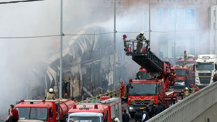 Ιράν: Τουλάχιστον 8 νεκροί και 40 τραυματίες σε πυρκαγιά σε εμπορικό κέντρο κοντά στην Τεχεράνη