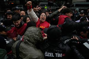 Άγρια καταστολή στις συγκεντρώσεις για την Πρωτομαγιά στην Κωνσταντινούπολη