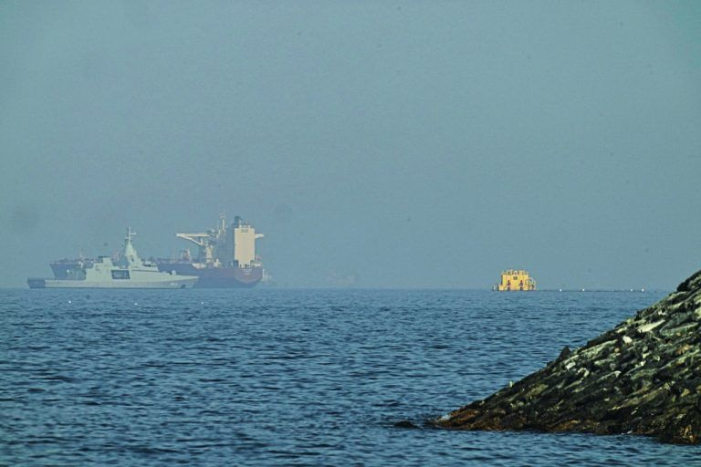 Νέες απειλές των Φρουρών της Επανάστασης προς τα πλοία που δεν τηρούν τις οδηγίες τους στα Στενά του Ορμούζ