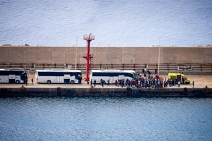 Με αρματαγωγό “έπιασαν” Κρήτη οι ακτιβιστές μετά το ρεσάλτο των Ισραηλινών – Μέσω Ηρακλείου η αναχώρηση τους αεροπορικώς