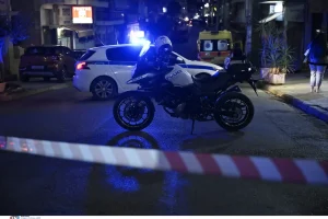 Μικρολίμανο: Αστυνομικοί πυροβόλησαν και τραυμάτισαν άνδρα που έβγαλε όπλο σε έλεγχο, είχε πάνω του και έξι χειροβομβίδες