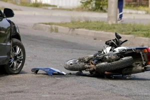 Νεκρός ο οδηγός μηχανής που συγκρούστηκε με αμάξι στη Θεσσαλονίκη