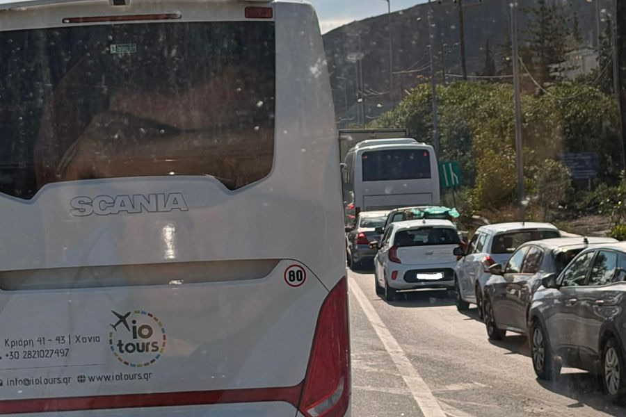 (ΦΩΤΟ) Ουρές χιλιομέτρων και ταλαιπωρίας στον ΒΟΑΚ!