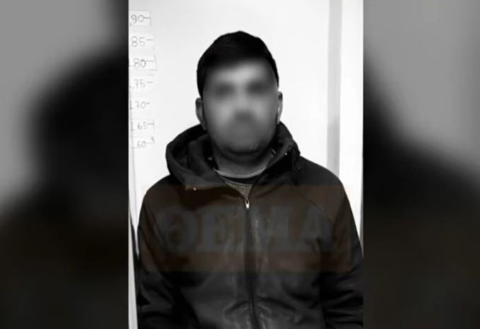 Ντελιβεράς σε αμόκ καβάλα σε δίκυκλο “πήρε με τις πέτρες” περαστικούς και οχήματα και συνελήφθη