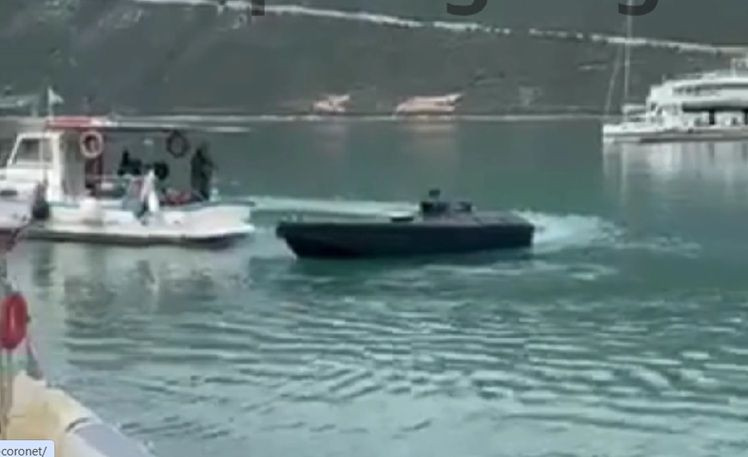 Μυστήριο με στρατιωτικού τύπου θαλάσσιο drone που εντοπίστηκε σε σπηλιά στη Λευκάδα