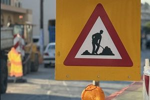 Ολοκληρώνονται οι εργασίες αντικατάστασης του δικτύου ύδρευσης της ΔΕΥΑΗ στο ρεύμα ανόδου της Λ. Δημοκρατίας
