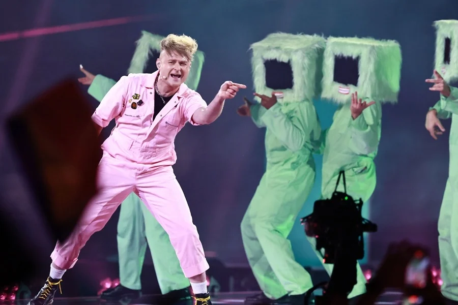 Τι κάνει τόσο λάθος η Βρετανία στη Eurovision και βγαίνει -σχεδόν πάντα- τελευταία;